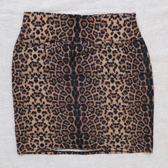 Cotton On Leopard Fitted Mini Skirt - Picture 5 of 6